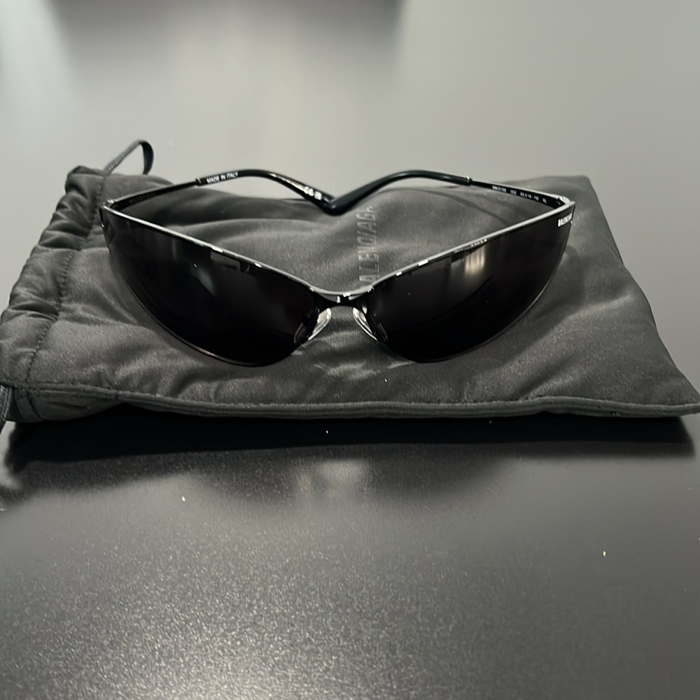 Balenciaga sunglasses - Picture 8 of 8